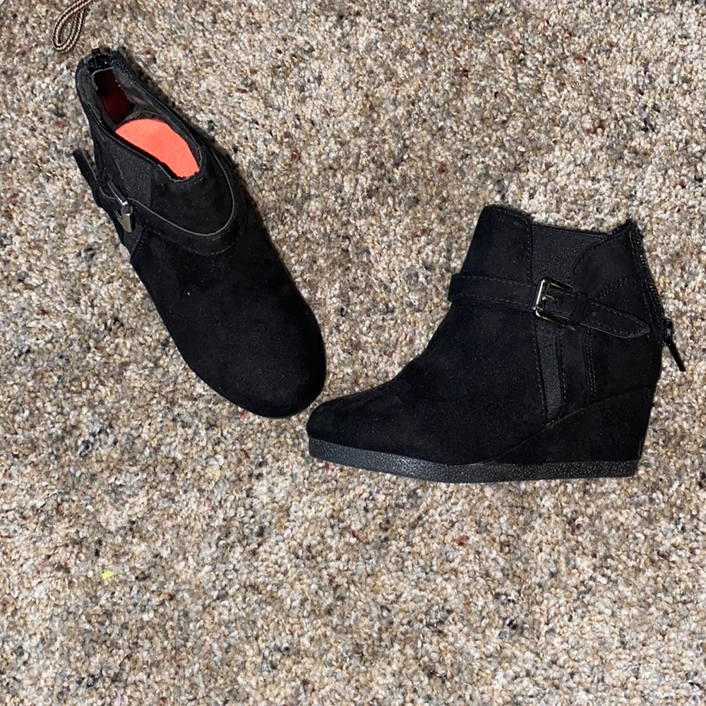 Marbella Wedge Boots Size 8